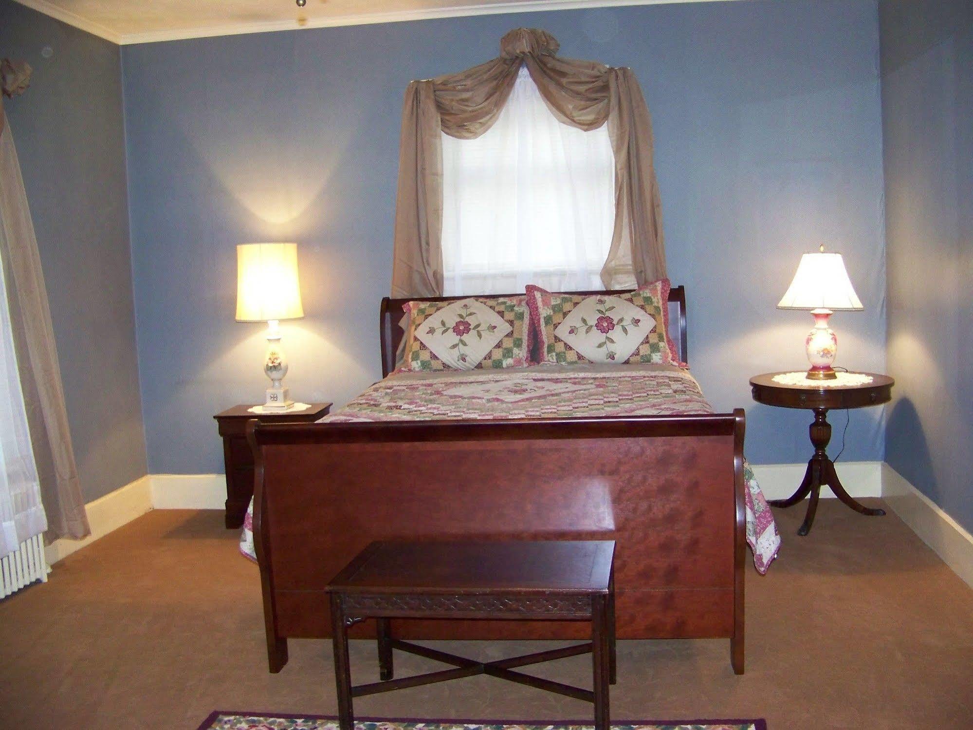 Barclay Hotel 3*